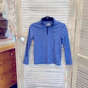 Boys Under Armour  half zip youth Medium
